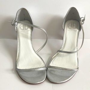 Lilly Pulitzer Silver Strappy Sandals W/ Bows- Size 9